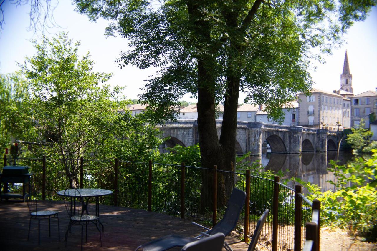 Pont Vieux Chambres Et Gites Confolens Exterior foto